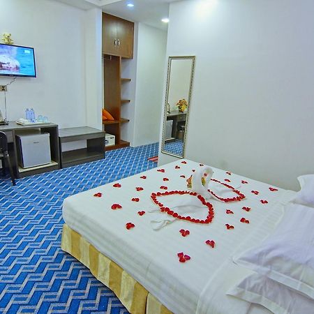 Perfect Hotel Mandalay Exteriör bild