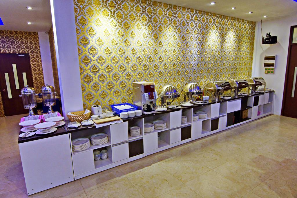Perfect Hotel Mandalay Exteriör bild