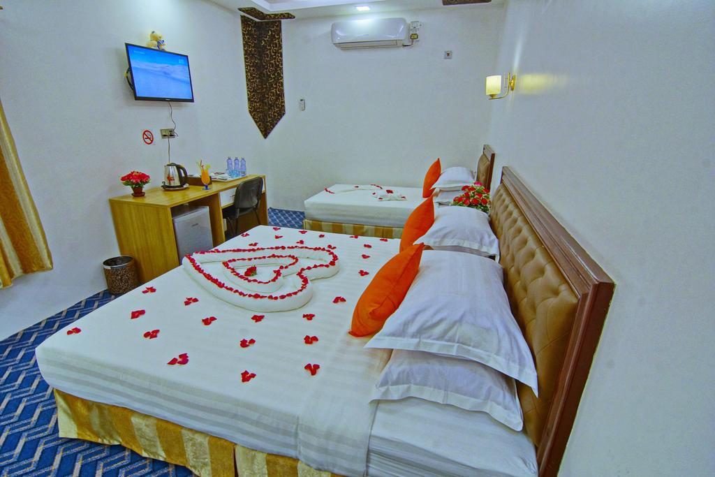Perfect Hotel Mandalay Exteriör bild