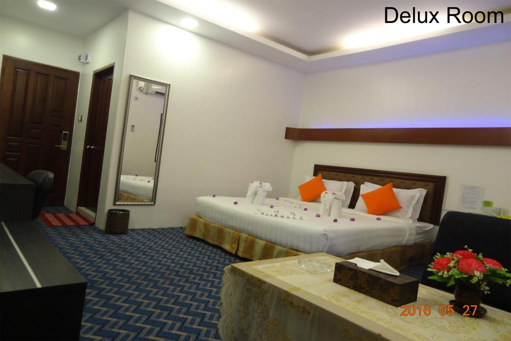 Perfect Hotel Mandalay Exteriör bild
