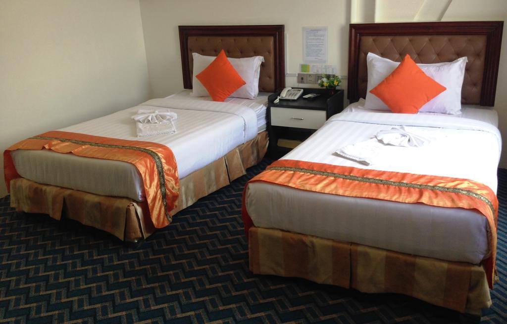 Perfect Hotel Mandalay Exteriör bild