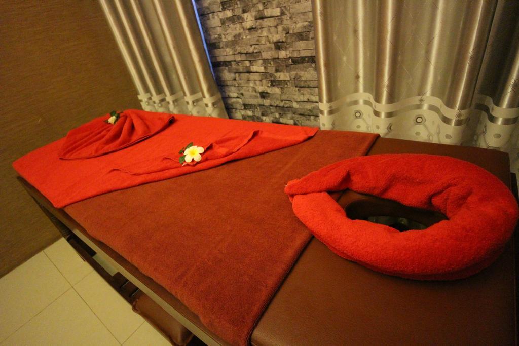 Perfect Hotel Mandalay Exteriör bild