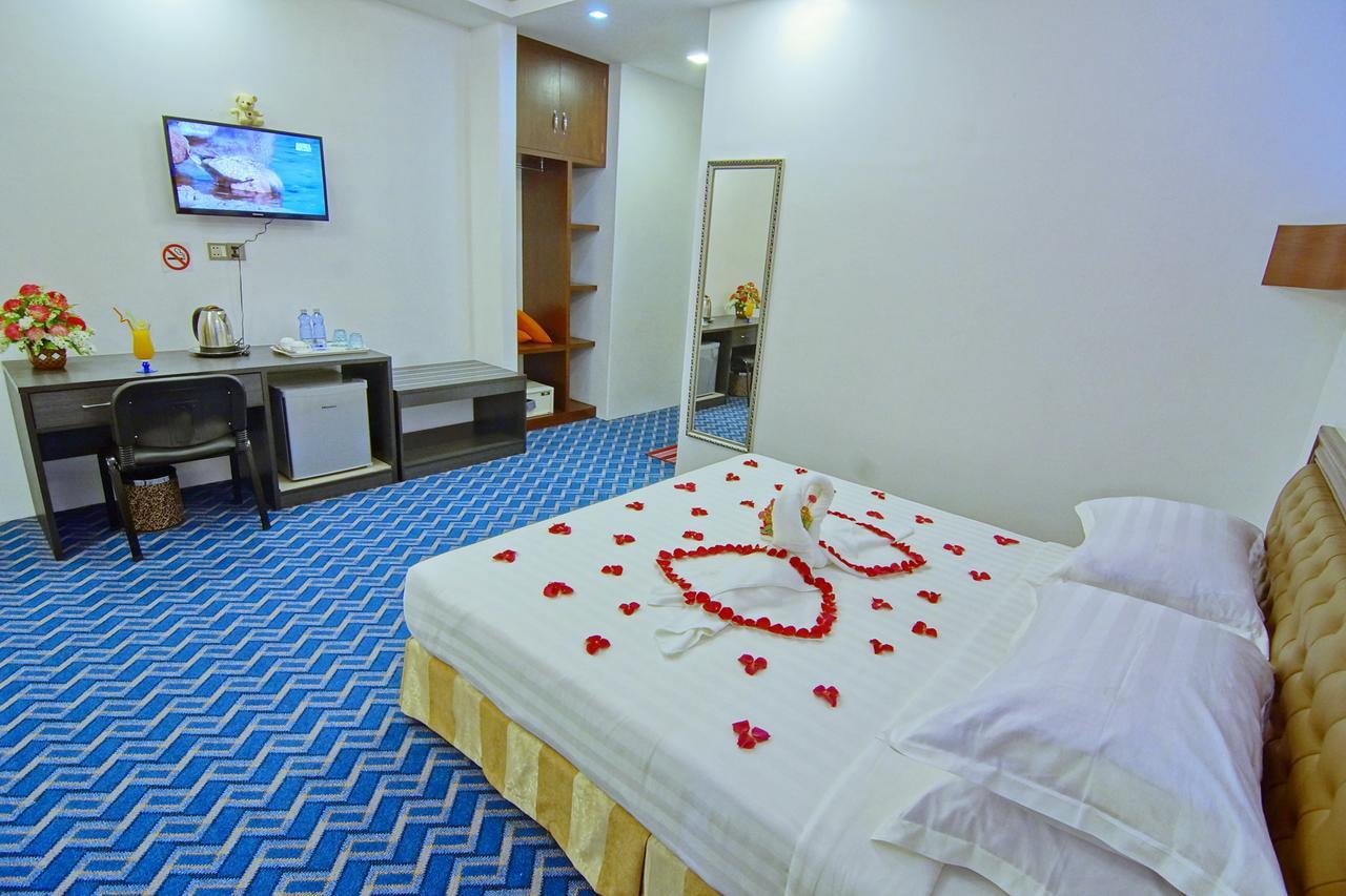 Perfect Hotel Mandalay Exteriör bild