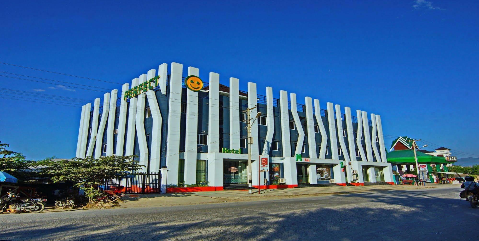 Perfect Hotel Mandalay Exteriör bild