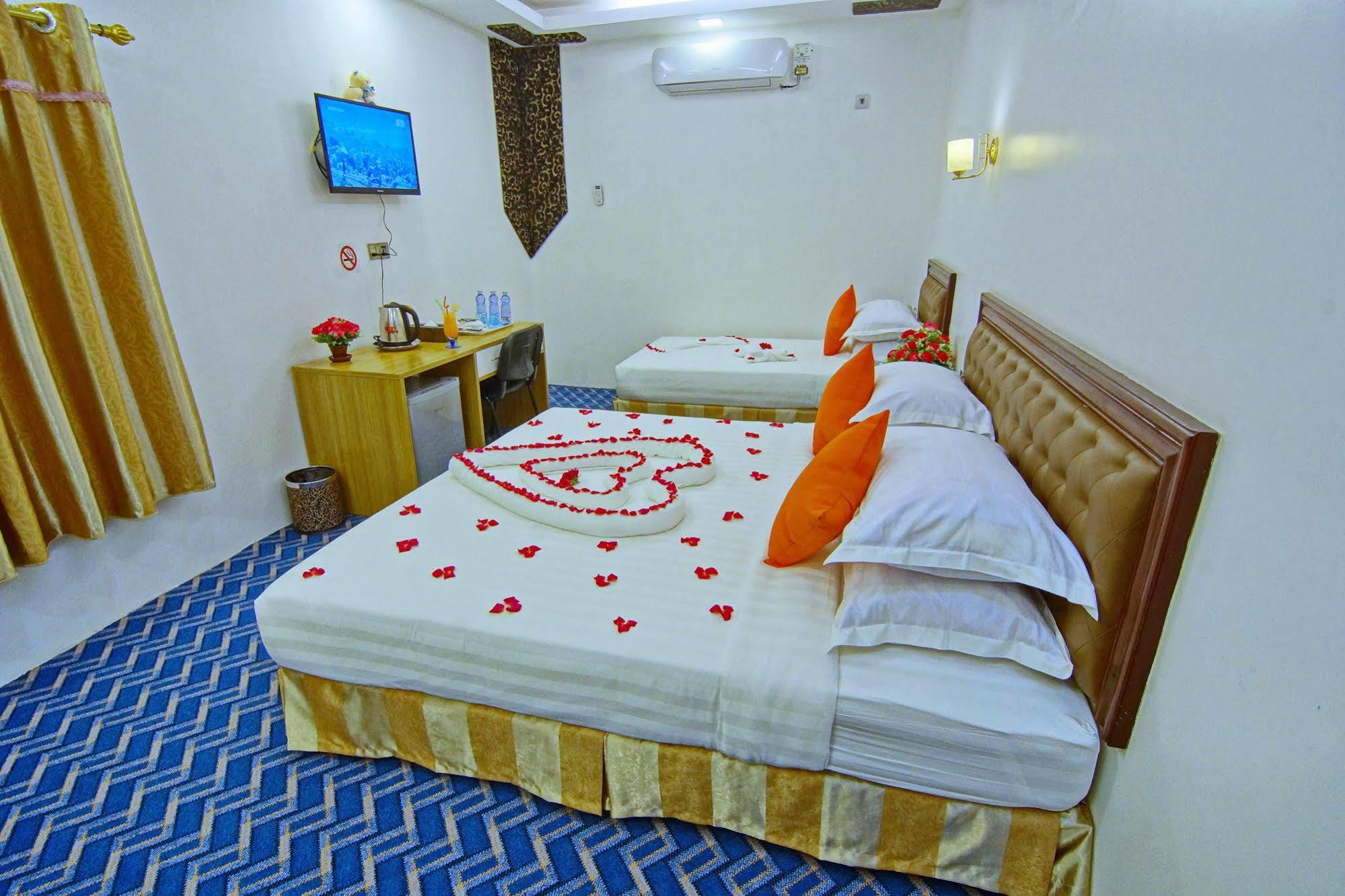 Perfect Hotel Mandalay Exteriör bild